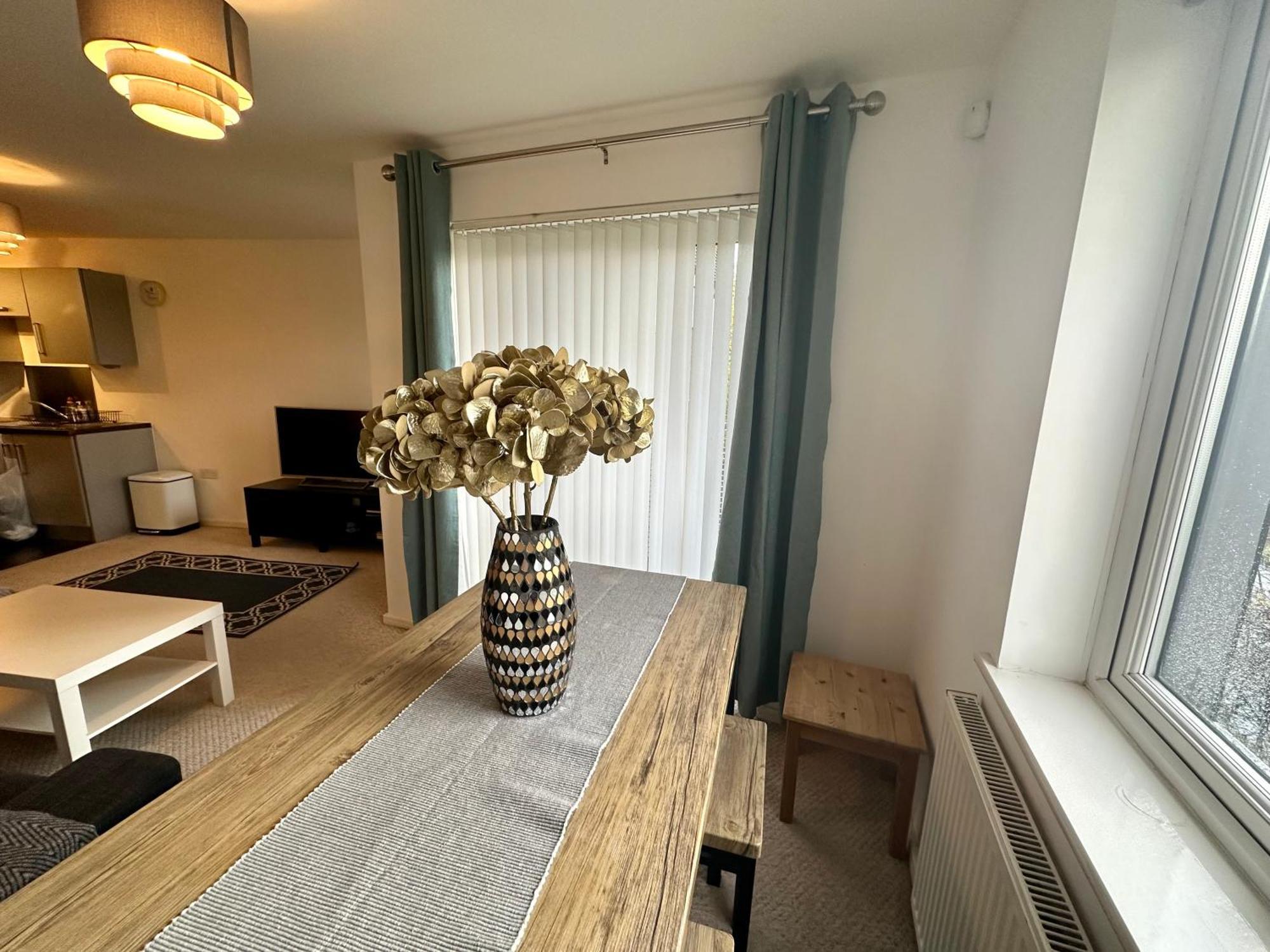 Etihad Fc 2Br Apartment With Water View แมนเชสเตอร์ ภายนอก รูปภาพ